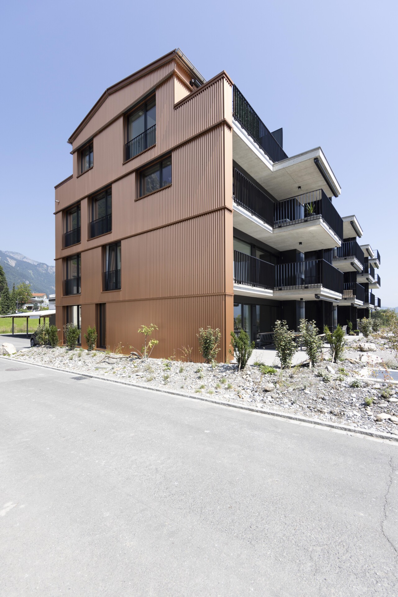 Mehrfamilienhaus, Sax